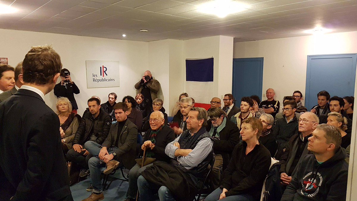 MaeldeCalan's tweet photo. Fin de la tournée en Bourgogne &amp; Franche-Comté à #Dijon avec les militants @lesRepublicains de Côte-d’Or. Merci à @lbourguignat et Remi Delatte pour votre accueil ! https://t.co/3DWqQl3dLx