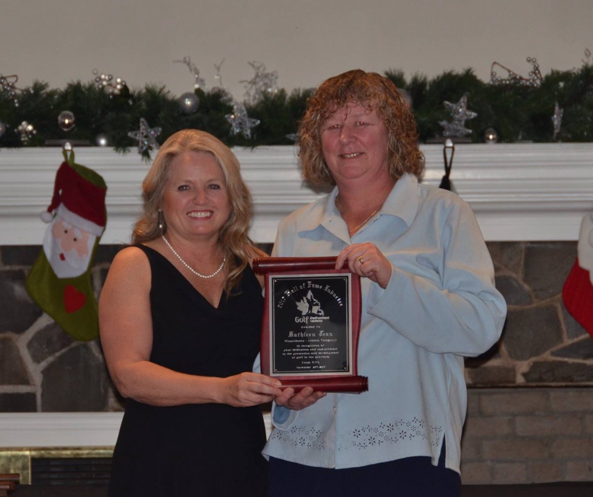 BallyHaly's tweet photo. 3/4
Bally Haly Member Sandra 'Sas' Sparrow will continue to serve for Golf Newfoundland and Labrador in her major role of Course Rating Director, and Bally Haly General Manager, Jamie Moran, will continue to serve as the Junior Director.
#yyt #STJohns #RecNL @NLGolf https://t.co/uJoLB9Mxxy