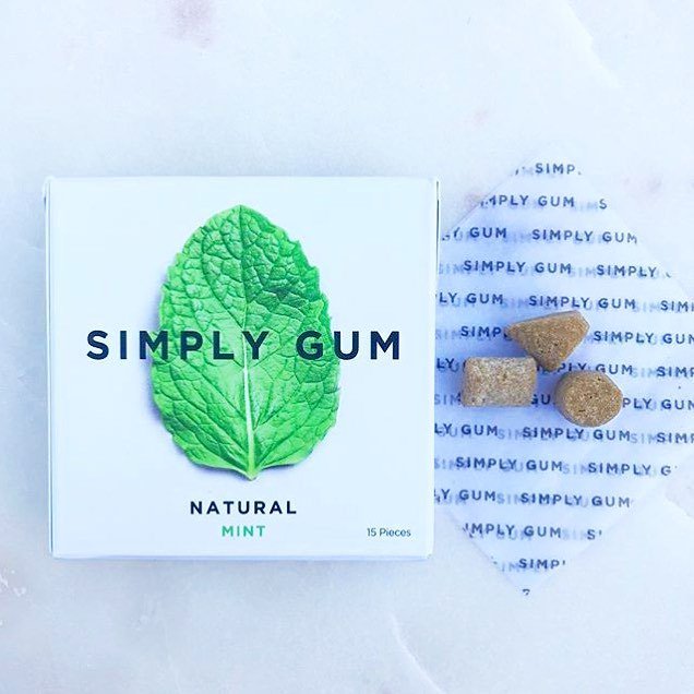 SimplyGum's tweet photo. π¨LAST CHANCEπ¨Our Cyber Monday deal ends tonight at midnight EST, so nows your last chance to get $15 off 3 six-packs of Simply Gum or mints ππΌππΌππΌ Follow the link to our website in our bio and #chewbetter https://t.co/bCLPjprxtQ https://t.co/esjlFbsZTn