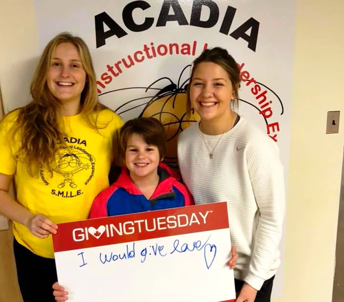 AcadiaU's tweet photo. Love is a great thing to give! Hope you will give some to @SMILEacadia on #GivingTuesdayCa as part of #AcadiaUGives https://t.co/YgFSlu4RJl https://t.co/POigvCV1JK