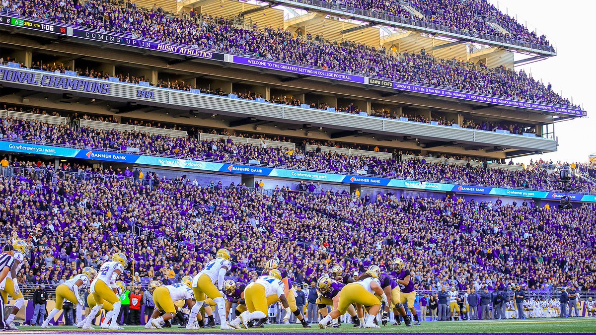 UW_Football's tweet photo. Thank you to our loyal Husky fans. You make it the #GreatestSetting in College Football.

#PurpleReign https://t.co/yIhkbO35QX