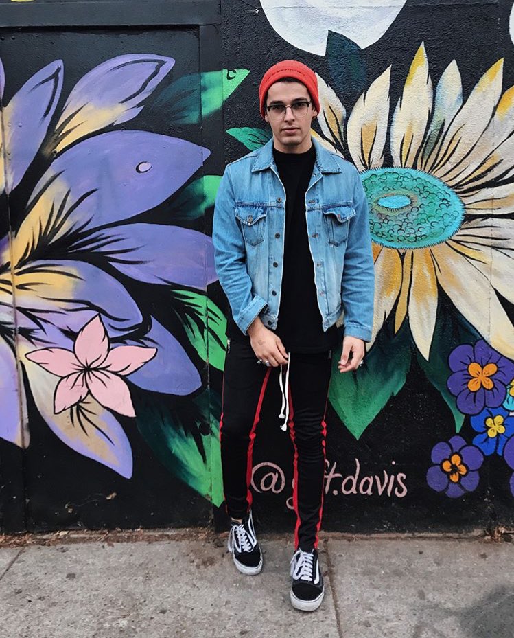 spadewtg's tweet photo. If Razalicious didn't take my photos for me who knows where I'd be https://t.co/C2d5acz0VN