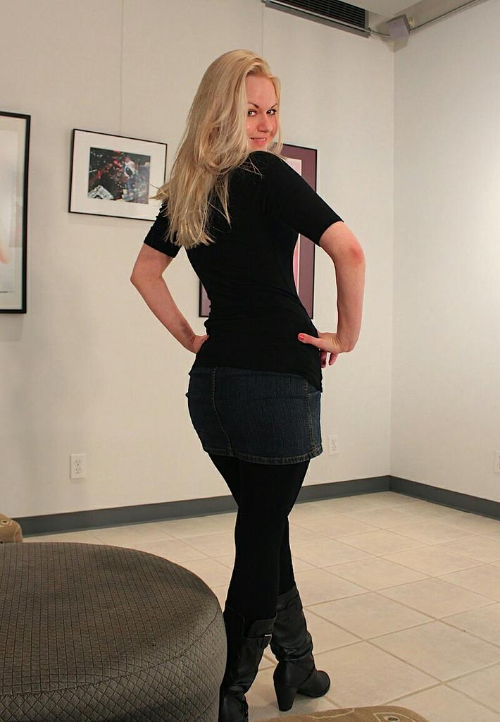 Alisarose993's tweet photo. This my new stepping out how do I look https://t.co/APR1oJjrni