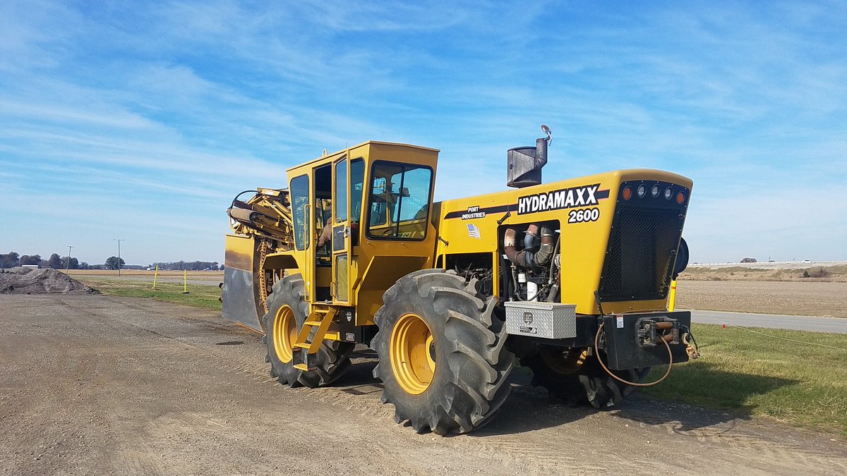 agGPSmatt's tweet photo. @GreenFieldAg calibrating this @Trimble_Ag #Autopilot and #WMDrain https://t.co/tm48eWxhsf