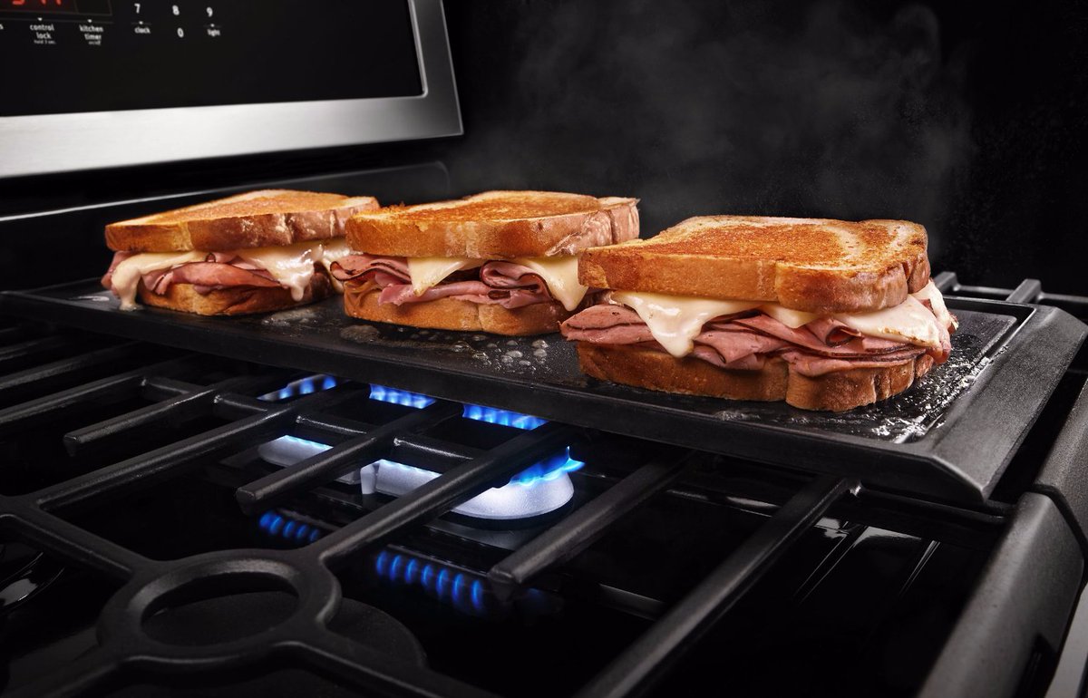 Comfort food? Yeah, we can help with that. This Maytag gas range with True Convection and Power Preheat offers intense heat so you can enjoy dinner faster - with juicy results every single time.