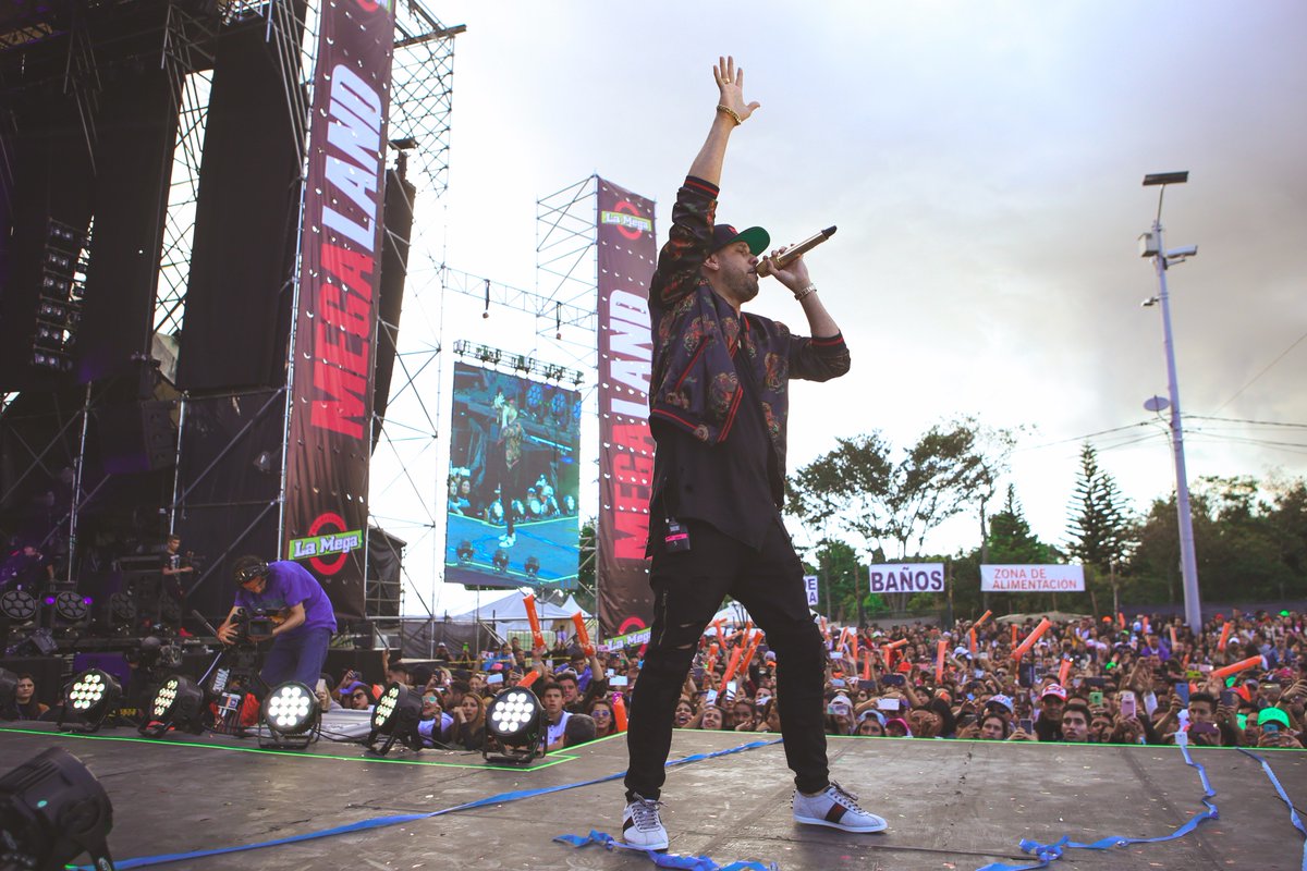 LaMega's tweet photo. Gracias @VALENTINOPR1 por hacer parte de #Megaland2017 en Bogotá https://t.co/tbyyvhfa4k