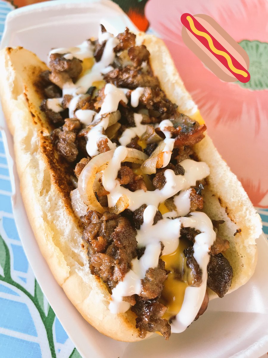 Wichos_Deli's tweet photo. Wicho’s 🌭’s! There’s a hot dog underneath the carne asada and onion, we swear! #grubstreet #tastingtable #myfab5 #buzzfeast #eeeeeats #safoodpics #foodpornshare #SAFoodie #satx #SanAntonioTX #Foodgasm #foodporn #Foodpics #sanantonioeats #getinmybelly #nomnom #wichos #wichosdeli https://t.co/vwfciYH4lF