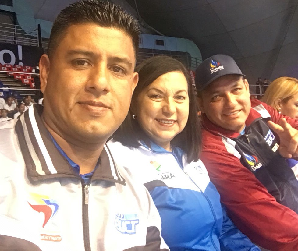 mindeporte_ve's tweet photo. El deporte es un derecho irrenunciable y el Pdte Hugo Chávez luchó porque todos nuestros jóvenes pudieran practicarlo, de ahí la importancia de estos @juvineu2017. Gracias a @NicolasMaduro @pinfantea @hugbelpsuv @gestionperfecta #JuvineuSomosTodos ¡SOLO ES POSIBLE EN REVOLUCIÓN! https://t.co/AgylQSIzhO