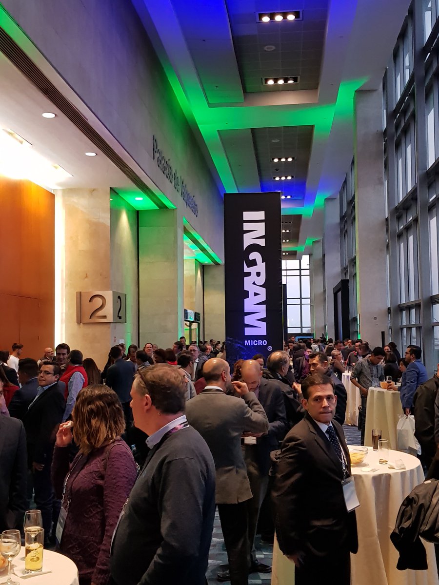 IngramMicroMx's tweet photo. Finalizamos la sesión de conferencias y #HPE consiente a nuestros Clientes con un cocktail #BeIngramMicro https://t.co/4xjftSDnBf