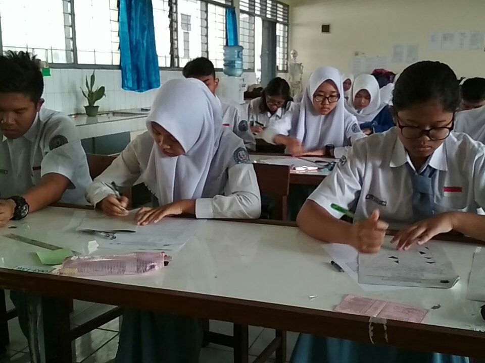 SetyantoPriyo's tweet photo. Rutinitas siswa @ulangan tes atau sejenisnya #diknas https://t.co/CriI0HXcjM