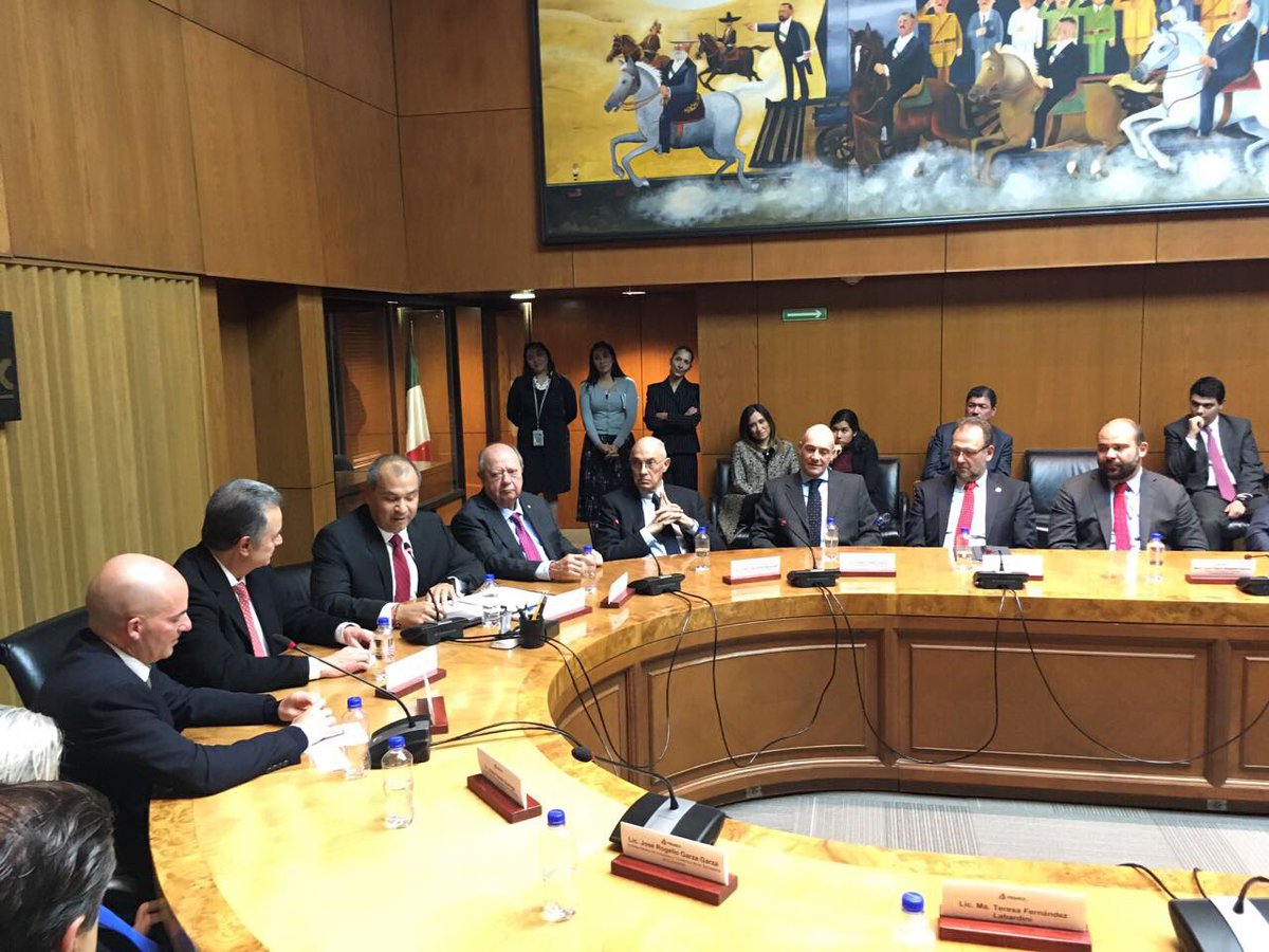 JoaquinColdwell's tweet photo. Esta tarde di posesión a @CarlosATrevinoM como nuevo Director General de @Pemex, junto al Titular de la @SHCP_mx, @JAGlezAnaya. https://t.co/crdYF5TIRI