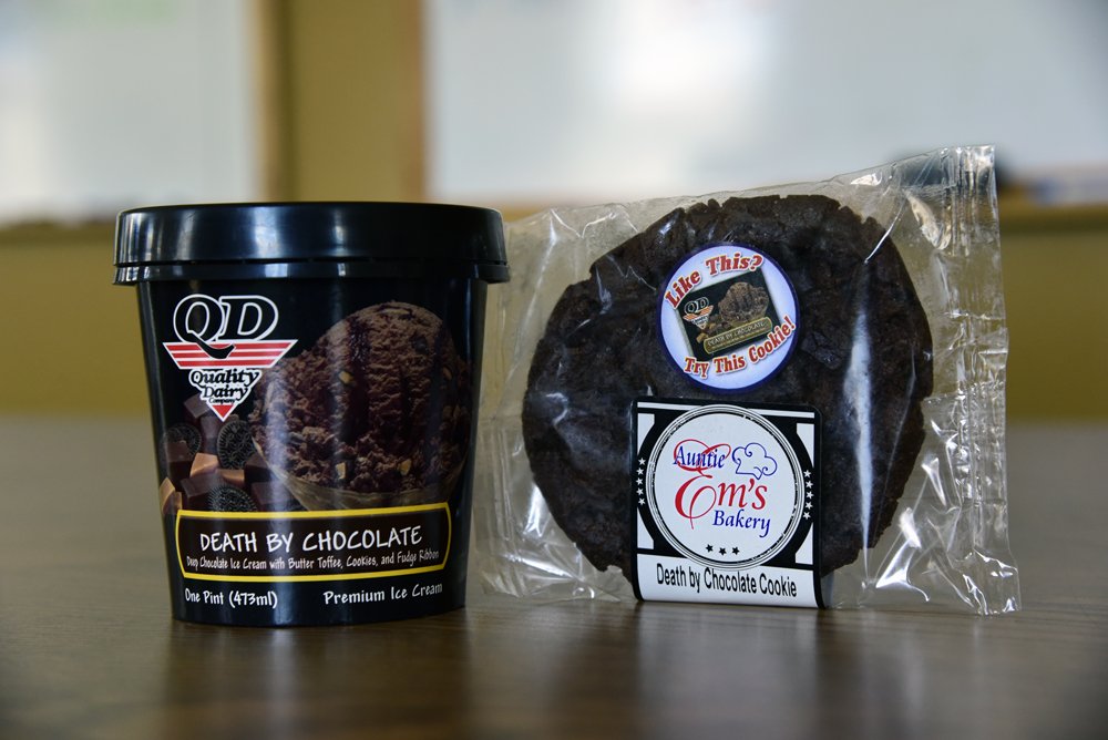 QualityDairy's tweet photo. Use your QD Cookies and Ice Cream for homemade ice cream sandwiches! #Winning #EdibleEngineering #IceCream #LansingMade https://t.co/orta3aaAxg