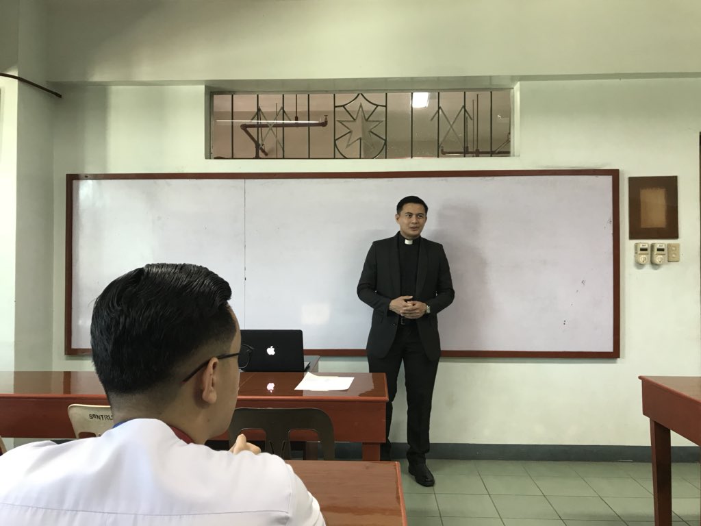 psychsocdlsl's tweet photo. Happening Now: Psychology Talks: Strengthening One’s Faith While Finding Purpose in Life with Fr. Eugene Dominic Hechanova

#PsychologyTalks #MET2017 https://t.co/IqztvIEXNa