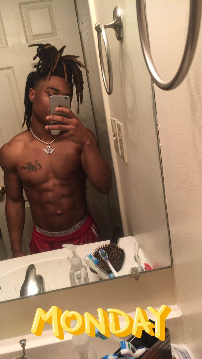 1solid_phinco's tweet photo. add my snap 👻 - Ralphleo ❤️⚔️ #Strictly🅱️usiness https://t.co/26ztLHYrq8