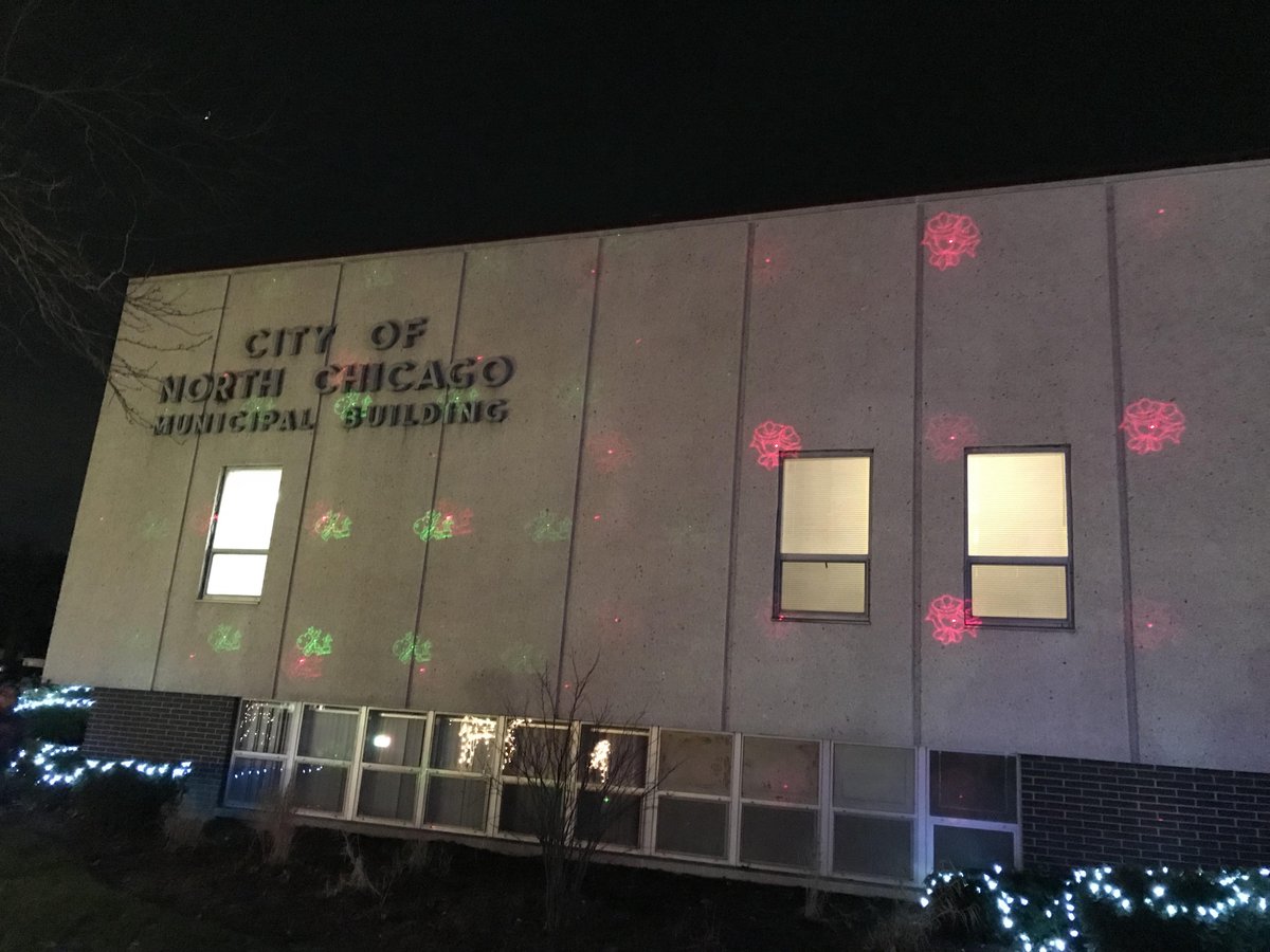 NChicagoLibrary's tweet image. Thank you to the City of North Chicago for anther great Tree Lighting Ceremony!