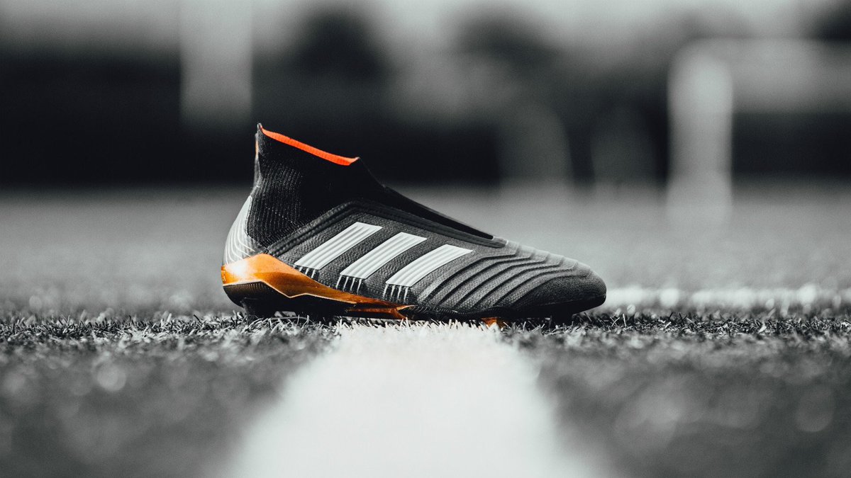 Mundodeportesx's tweet photo. Los nuevos predator son simplemente hermosos. El renacer de uno de los mejores botines de fútbol que ha creado Adidas. https://t.co/4pCrOtFzq6