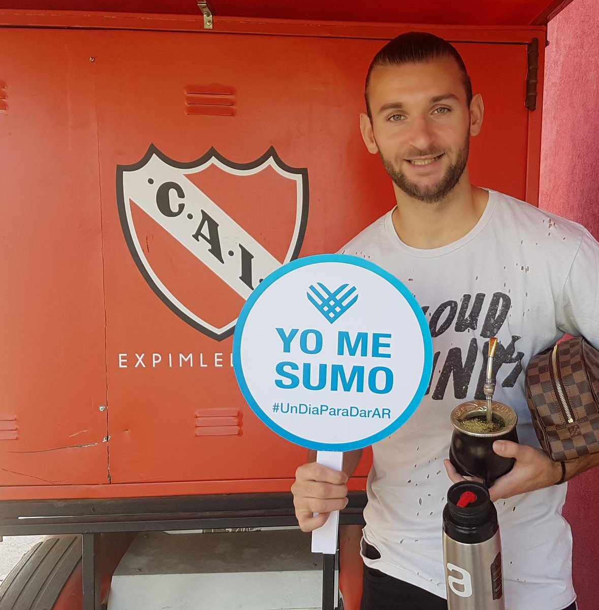 Independiente's tweet photo. Mañana 28/11 llega @UnDiaParaDarAR e @Independiente se suma realizando una colecta para la campaña #JuntosXItatí. Vos, ¿te sumás? Compartí en las redes cómo lo harías usando el HT #UnDiaParaDarAR 

➡️ https://t.co/ZJzcQcDqYw https://t.co/fiMxKhU83V