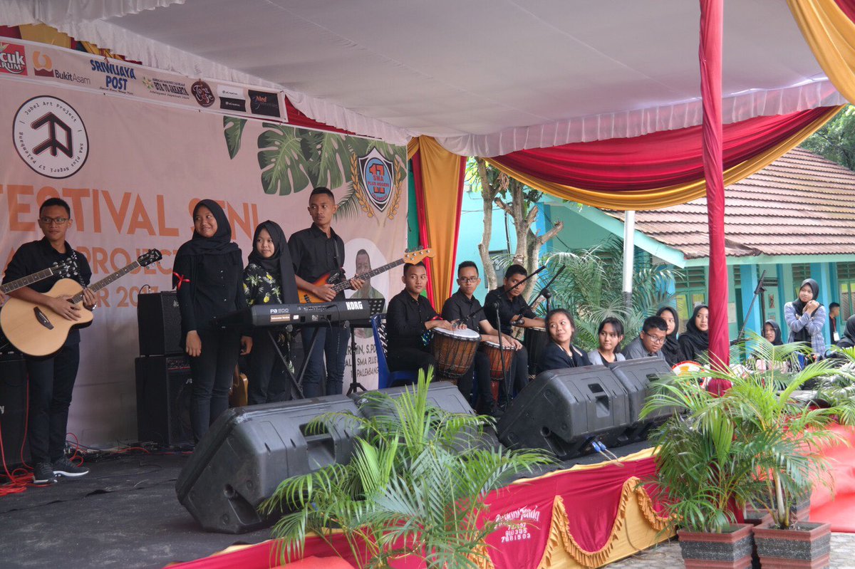ceritajubel's tweet photo. (25/11) Telah dilaksanakan Pembukaan Jubel Art Project 2017. Acara ini dibuka dengan diadakannya Lomba Akustik dan Modern Dance dalam Festival Seni Jubel Art Project 2017. Pemenang dalam lomba ini akan berkesempatan tampil dalam acara Jubel Art Project 2017. https://t.co/Q1ttE0COhz