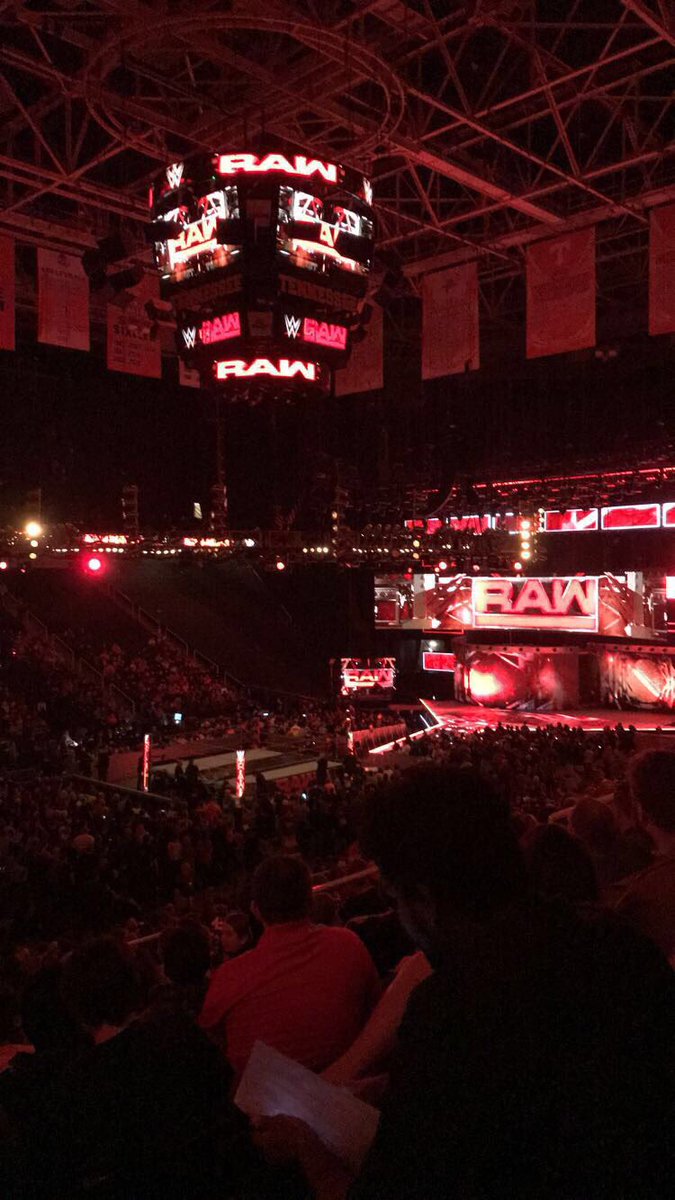chrisjohnson_2's tweet photo. Watching some good ole fashioned wrastlin’ @CoachBurns2 #WWERAW #RomanReigns https://t.co/niDEDJSa61