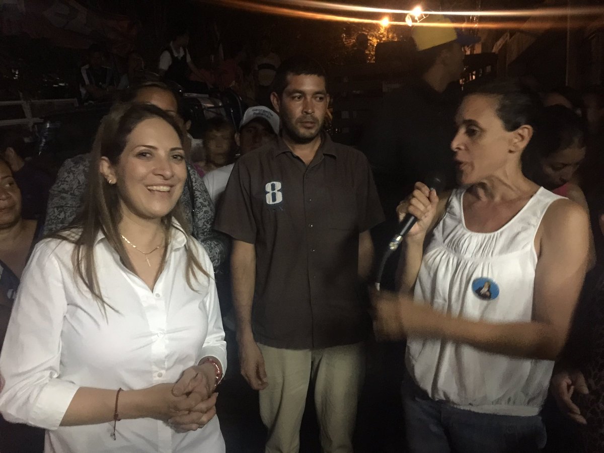 GeorgetteTop's tweet photo. Solo de manera colectiva vamos avanzar hacia una #Baruta de respeto, orden y progreso. Es con cada sector, comunidad, calle y vereda que vamos a construir el municipio que merecemos 

Gracias a la comunidad de Las Naya de la parroquia Las Minas

#GerenciaParaBaruta #GTconBaruta https://t.co/ZH6l69KxOr