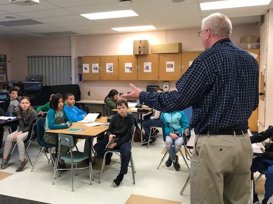 MrsGreenA2's tweet image. Ann Arbor Carpets was back for help from our fifth graders! Our mission: calculate the area of irregular floor plans by decomposing and composing shapes.  @HaisleyA2 @AnnArborCarpets #ExtendedMath