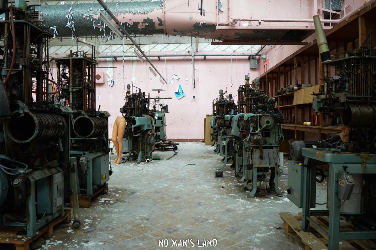 NoMansLandUrbex's tweet photo. Odorat sensible s'abstenir ! #Abandoned #FootFactory https://t.co/zLGPXbiZQZ