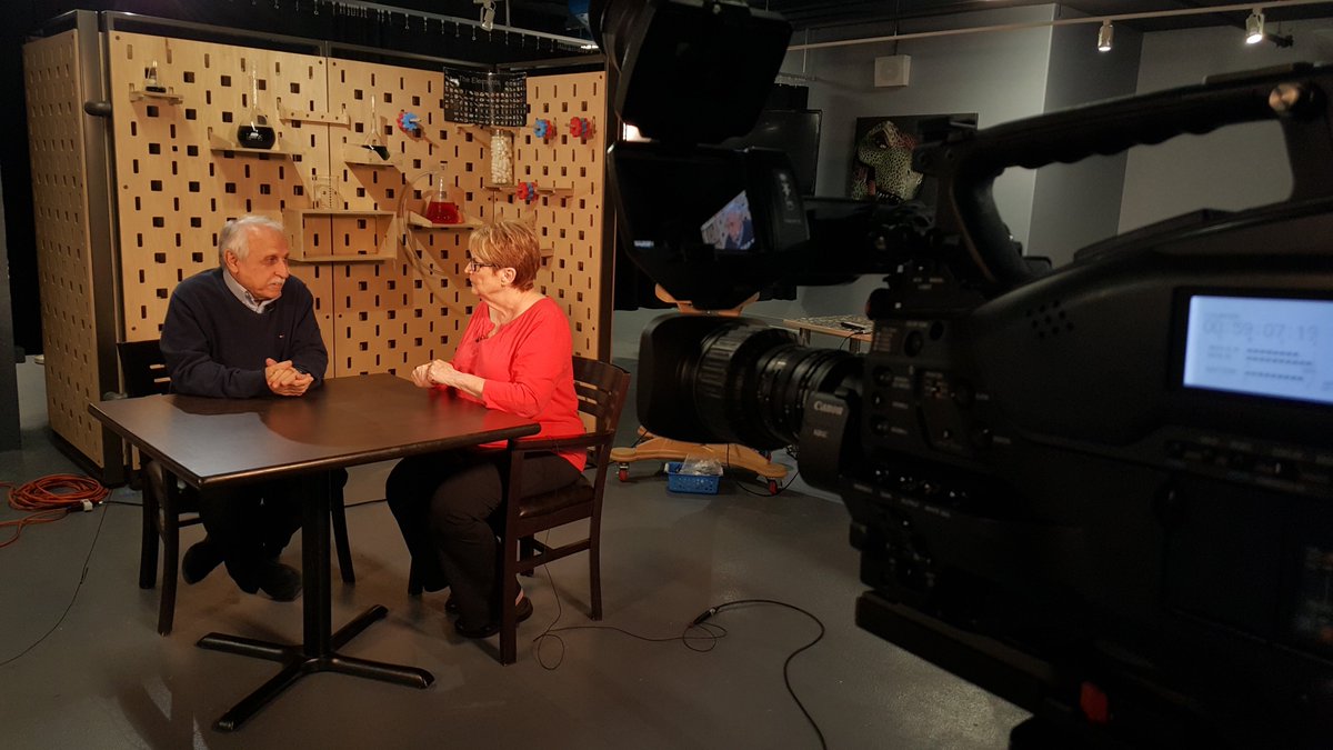 EastlinkAaron's tweet photo. Aujourd'hui, nous avons filmé notre premier épisode de Play Science en français. Antoine parle d'imprimantes 3D et nous montre comment elles fonctionnent. #Timmins #Eastlink #PlayScience https://t.co/uRFDf7U6hf