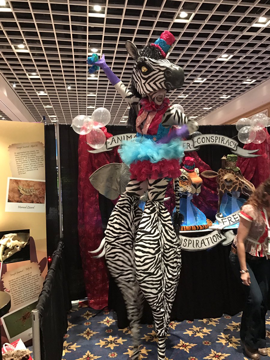 IAFEYPI's tweet photo. Things you only see at a Fair convention! #IAFE2017 #IAFEYPI https://t.co/e1w4VwRoxh
