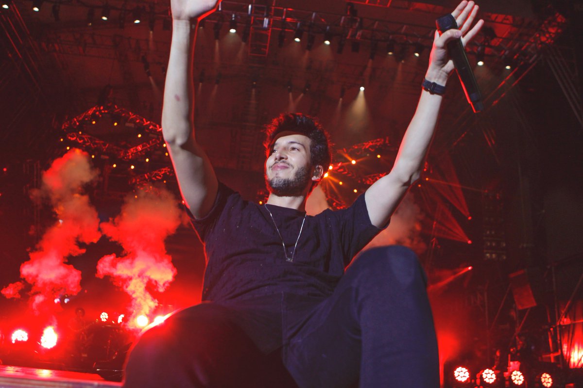 LaMega's tweet photo. Gracias @SebastianYatra por enamorar a todo #Megaland2017 https://t.co/Q4uDoAZaoG