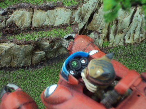 CopperBezel's tweet image. No idea why I didn't tweet it before, but Allsparker WorkbenchManiac recently finished a phenomenal build of my kitty Rover.
allspark.com/forums/topic/1…