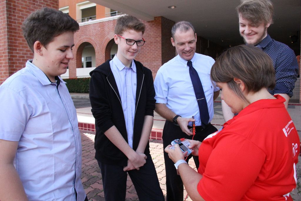 RegentsSchool's tweet image. Regents are proud to announce that we are the winners of the FOBISIA Online International Design and Technology Competition! Well done to our incredible students for this achievement. Here are the team showing off their product to Head of Secondary, Amos. #GoRISP #GoRISPSecondary