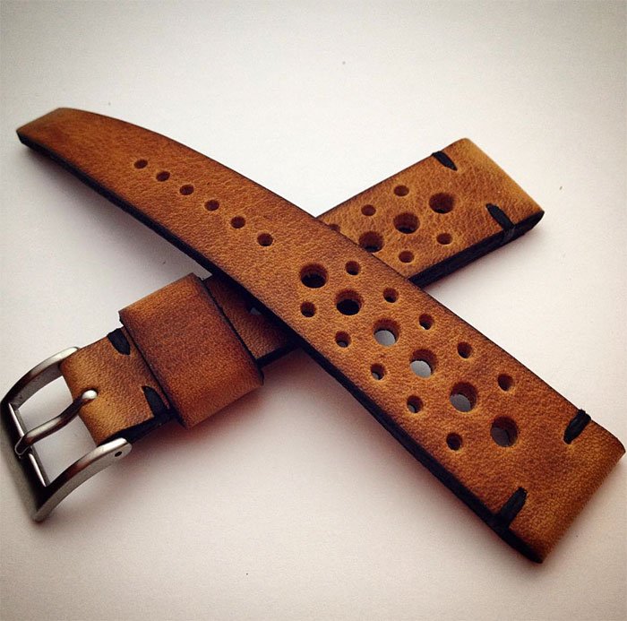 heuerville's tweet photo. @OllieVerde22 I can make any leather in 21mm.. but I'd go for my new Horween Natural Tan https://t.co/DOOLuByGcZ