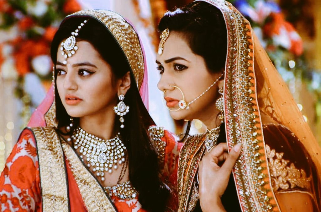 Savi_03S's tweet photo. I vote HELLY SHAH for DEVANSHI 
#TVPersonality2017 @BizAsia @SabrasRadio @RajBaddhan 

Five H T

1RT= 1Vote https://t.co/Bytud4FlXl