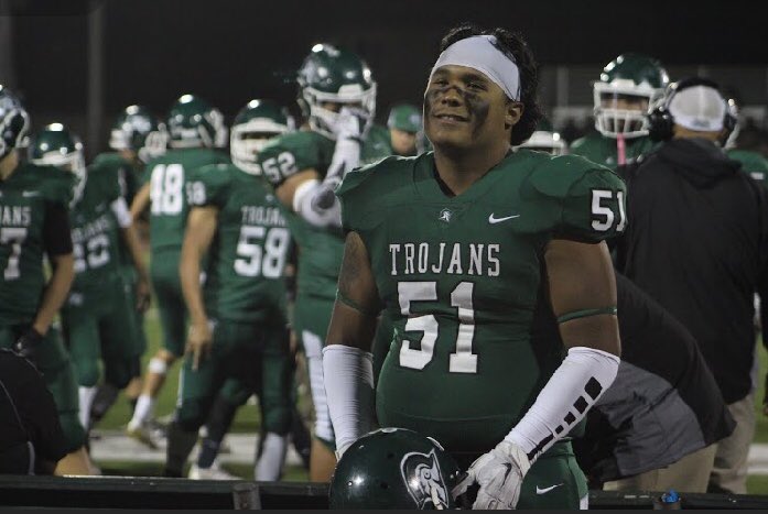 TenochEortizz's tweet photo. Straight up I still get teary eye thinking about Saturday. But I’m proud of how far we came this year I love this sport,team,organization, and community Ima miss ballin with ma brothers and them Friday night lights ain’t nothin like it. Alisal high it’s been real...#eastsidebreed https://t.co/vfSPJX9kwq