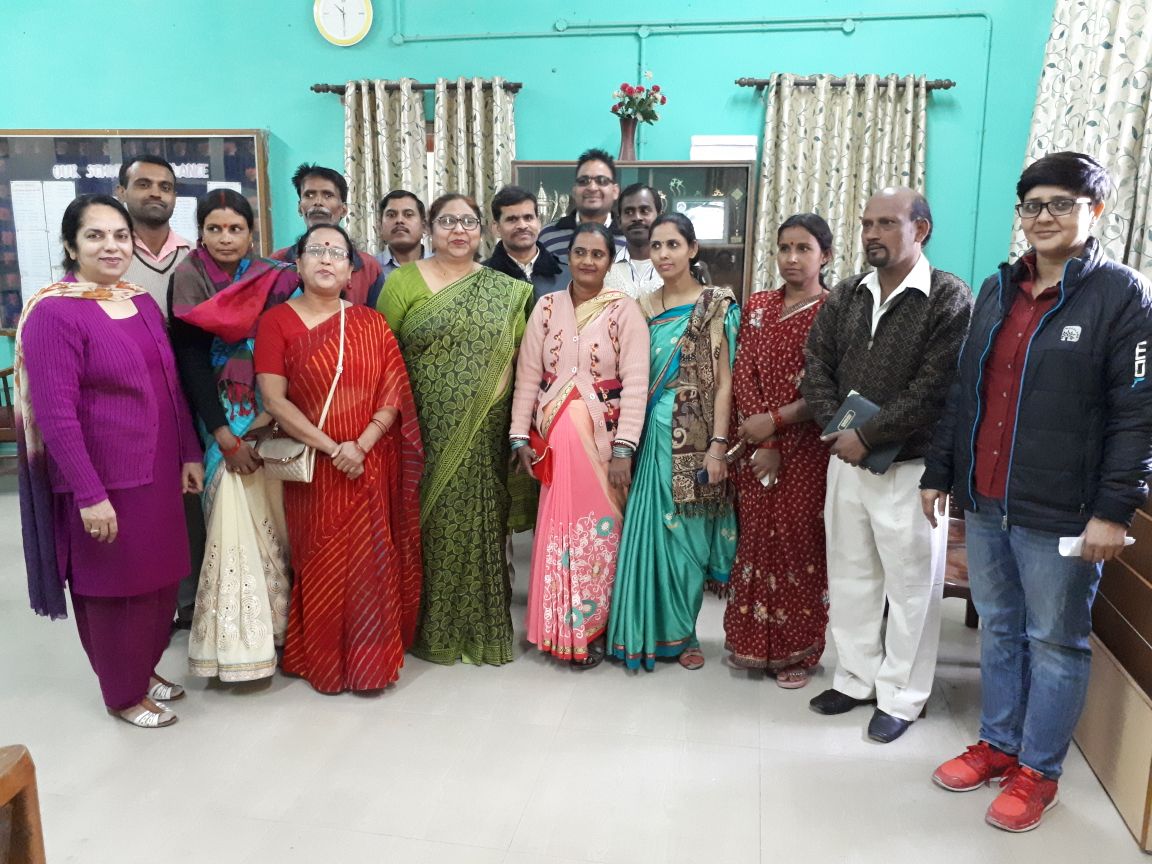 varma_rakhi's tweet image. 12 अभिभावक की टीम जो सर्वोदय कन्या विद्यालय गाजीपुर में निस्वार्थ भाव से SMC में योगदान देने के लिए चयनित हुए हैं @msisodia @AtishiMarlena