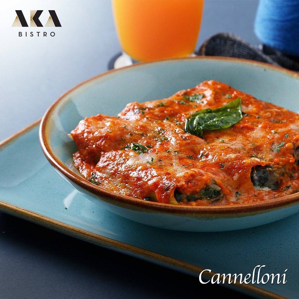 AkaBistroIn's tweet photo. Guess who just came in from Italy? It’s our very only #Cannelloni. Do try this new edition to our menu.
#NewInMenu #largeplates #healthyfood #akabistro #southmumbai #mumbaifood #MumbaiFoodLovers#foodislife #foodsofmumbai #mumbaifoodie #kalaghoda #colaba #foodaroundtheworld https://t.co/Hv6wOAd8jm