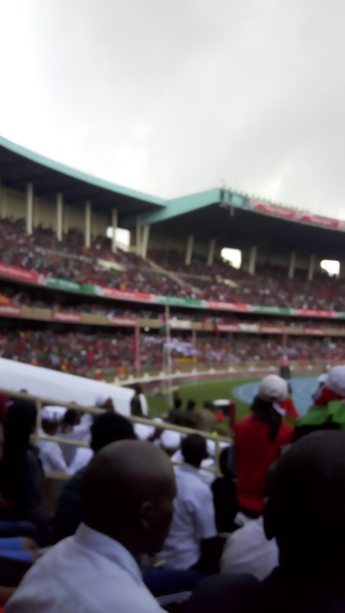 Kasarani is full. If you are not here then  wait for 2022 tukiapisha William Ruto