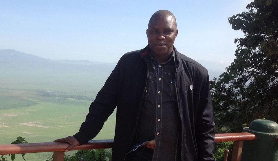Ikiriho's tweet photo. Aucun Twa au dialogue inter-#Burundi à #Arusha. 
Emmanuel Nengo, représentant légal de l'association l'Uniproba se dit "indigné de la discrimination et de l'exclusion qui persistent à l'endroit des Batwa. Leur absence dans les pourparlers est un signe d'un dialogue non-inclusif" https://t.co/MVxmL88tuK