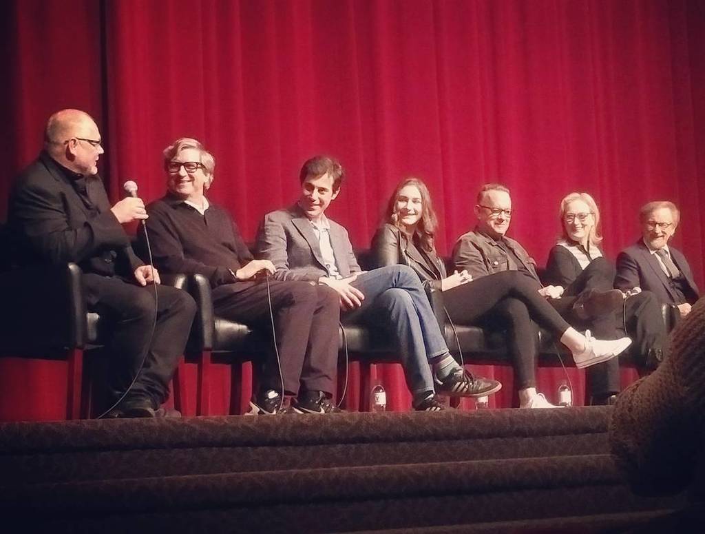 twotrey23's tweet image. #JanuszKaminski #RickCarter #JoshSinger #LizHannah #TomHanks @tomhanks #MerylStreep #StevenSpielberg at #ThePost @thepostmovie screening tonight. #cinematographer #productiondesigner #screenwriter #writer #actor #actress #director #filmmaker #producer #f… j.mp/2ic91Jy