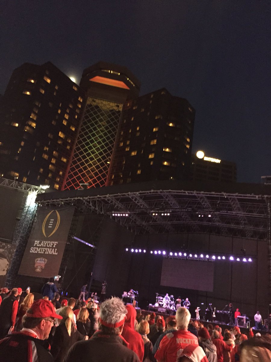 marolf22's tweet photo. New Orleans #RollTide #NewYears https://t.co/aYCIgLvzIL