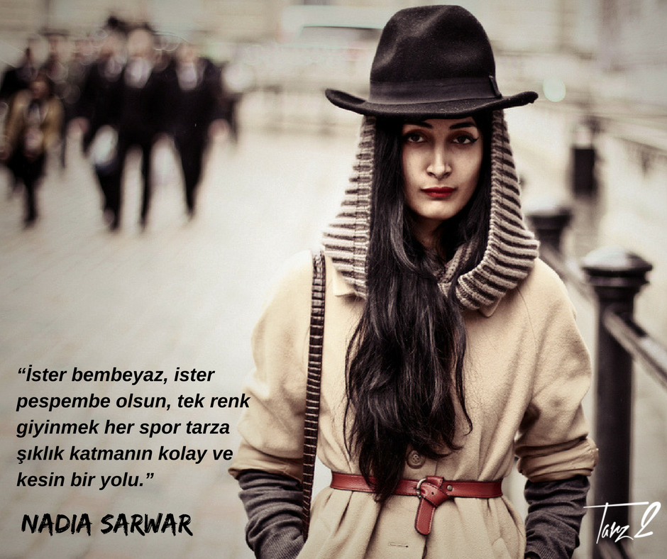 tarz2com's tweet photo. “İster #bembeyaz, ister #pespembe olsun, tek #renk giyinmek her #spor tarza şıklık katmanın kolay ve kesin bir yolu.” 👒 #NadiaSarwar https://t.co/QURRCXjblV