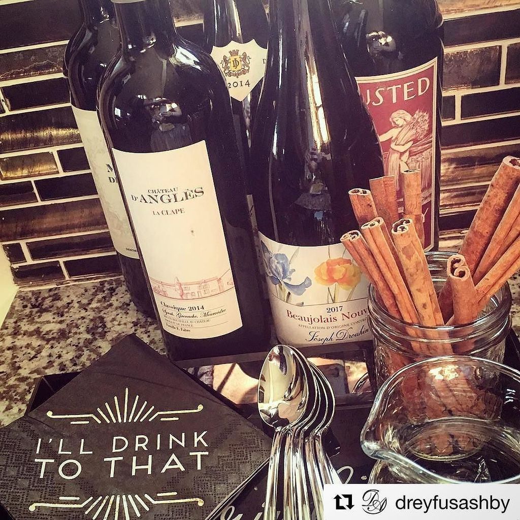 chateaudangles's tweet photo. #Repost @dreyfusashby ・・・
This holiday season is all about the reds and we'll drink to that! #mondayfunday #mondaymood #mondaymotivation #holidayseason #fallreds #dreyfusmeansfamily #illdrinktothat #happyhour #instawine #winestagram #nyc
@dustedvall… https://t.co/lgH98jJTOK https://t.co/BFo0PLvoqB