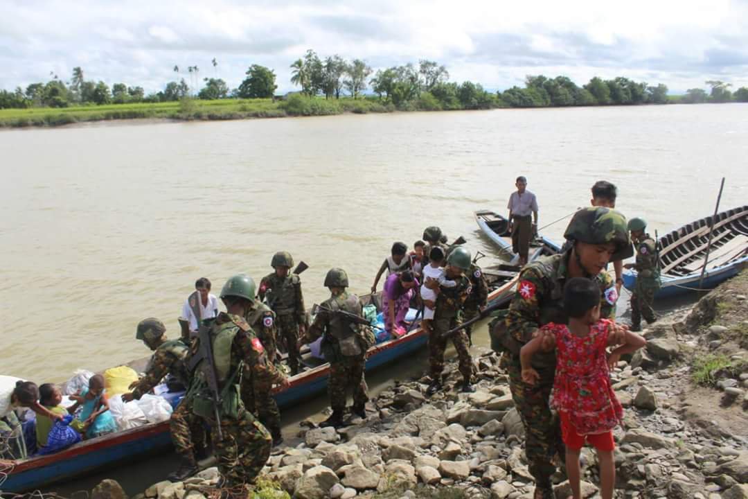 people fleeing terror attacks by Bengali terrorists in Rakhine return home on Oct 7th by army vehicles as peace and stability restored
<a href="/BBCNews/">BBC News (UK)</a> @DemocVoiceBurma <a href="/ukinalgeria/">UK in Algeria</a> <a href="/allafrica/">allAfrica.com</a> pic.x.com/Hocgc7r77u