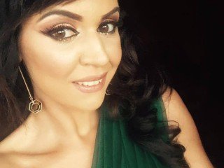WebcamWomencouk's tweet photo. Sexy #Elegantisimo, 28yo #camgirl Curvaceous body, 40C tits and Brown hair. #webcam https://t.co/TujIkdCxOC
