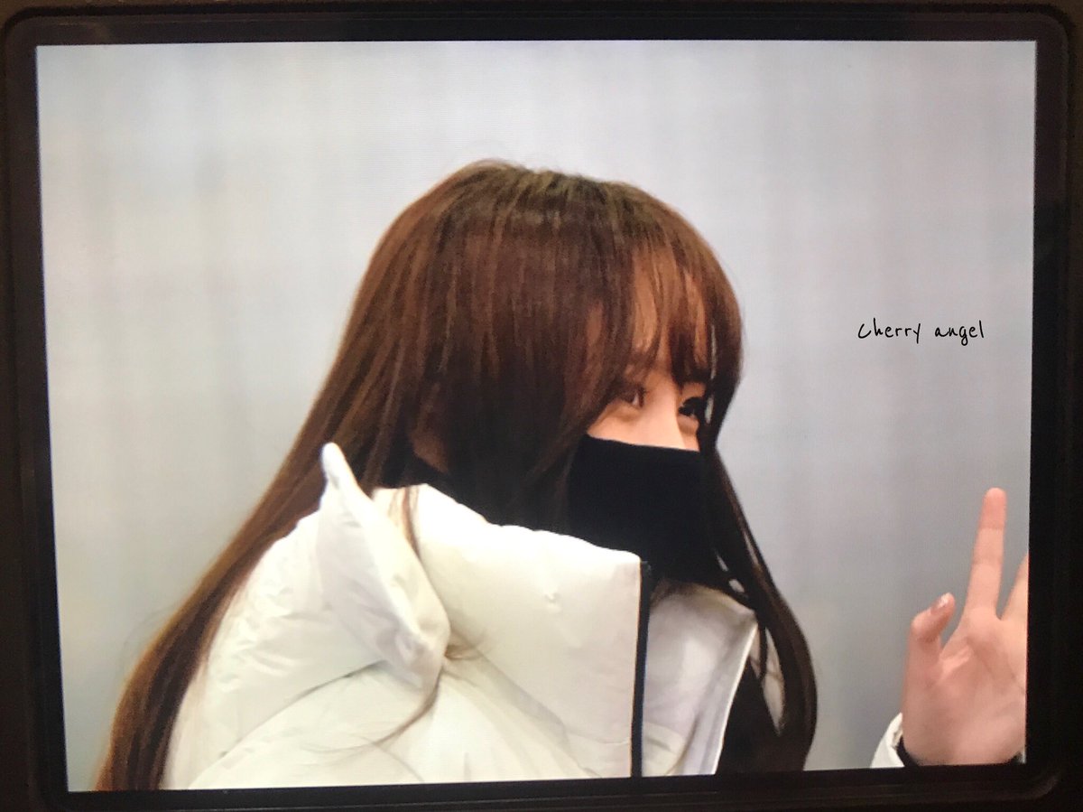 cherryangel_210's tweet photo. 171128 MAMA 하네다 입국 김소현

#kimsohyun #김소현 https://t.co/cNrFSrp3Bp