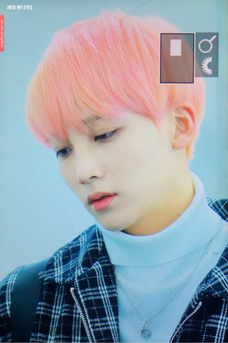 intomyeyes_yjh's tweet photo. 171128 하네다 도착 얼굴은 이미 다했어...ㅠㅠ #정한 #JEONGHAN #세븐틴 #SEVENTEEN #TEEN_AGE @pledis_17 https://t.co/1ALWkxyHkc