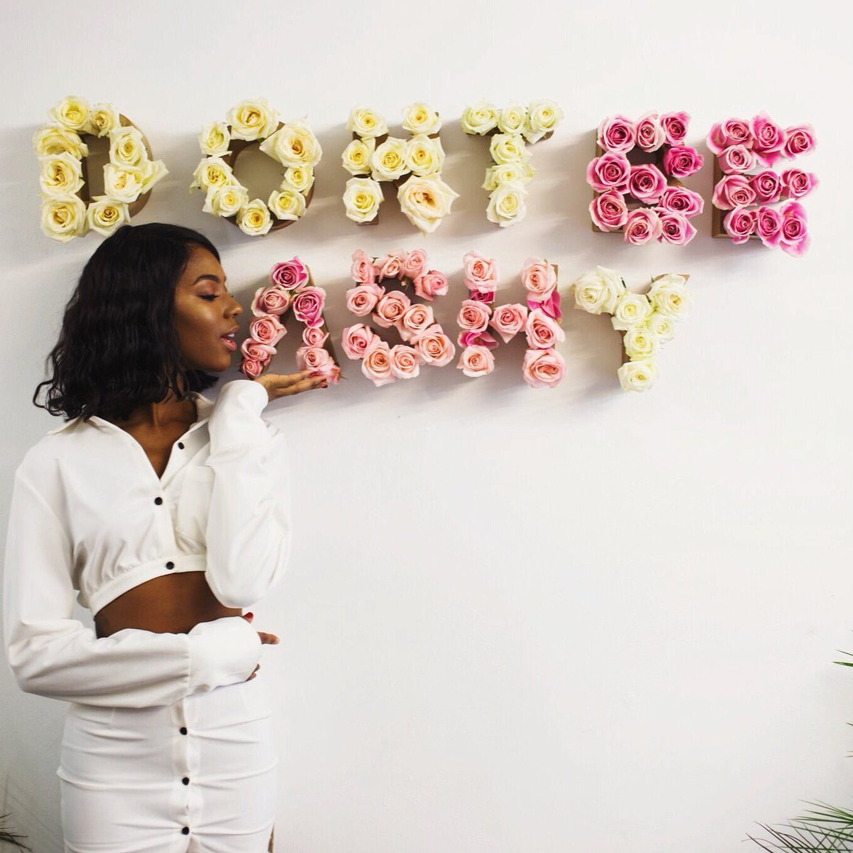 GiacomelliJonny's tweet photo. #dontbashy shop @skinBUTTR 
https://t.co/8OHceh63Ee 🌸 https://t.co/C8A9iP9Y8X