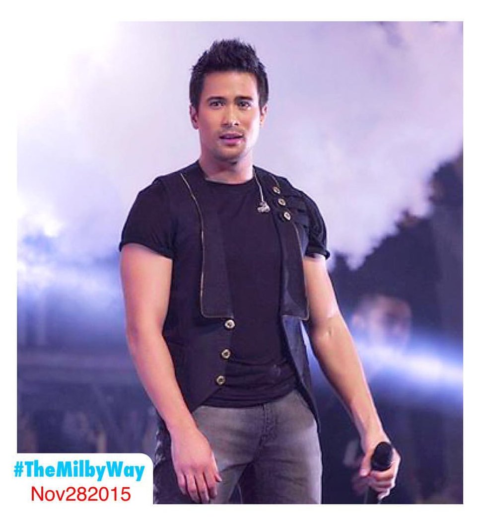 queenofmercy58's tweet photo. Nov 28, 2015 exactly 2years today! #TheMilbyWay concert #vvip #tbt #turnbacktuesday #turnbacktime
#SamMilby @samuelmilby π https://t.co/pcWZKKGjvp