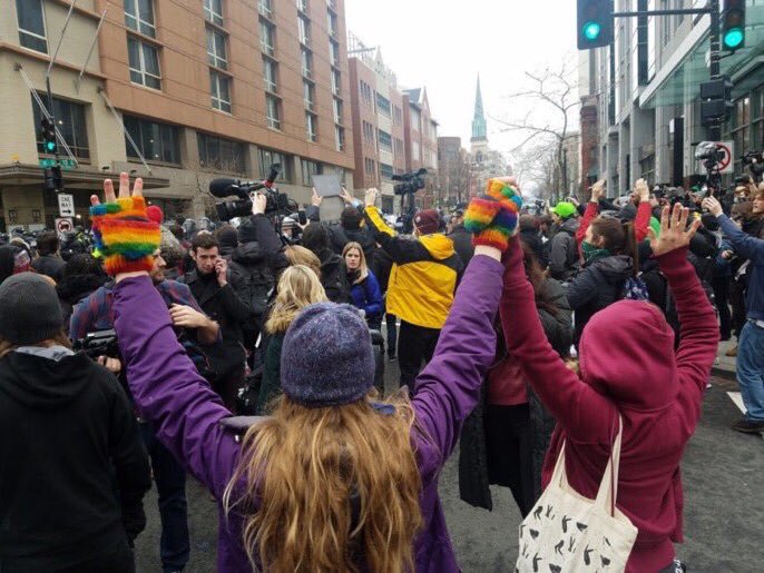 The first round of federal prosecutions surrounding Inauguration Day protests in Washington, D.C. is underway. Nearly 200 people are looking at decades in prison in a case civil liberty defenders are following closely. bit.ly/2izXh0l #J20