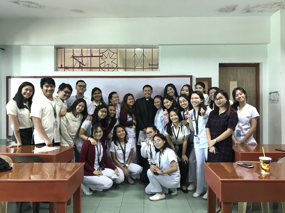 psychsocdlsl's tweet photo. Thank you so much Fr. @eugenedominic12 for sharing your time with us. We hope to see you again on the next #PsychologyTalks 💙

#MET2017
#AnimoPsych https://t.co/LivS73V58x